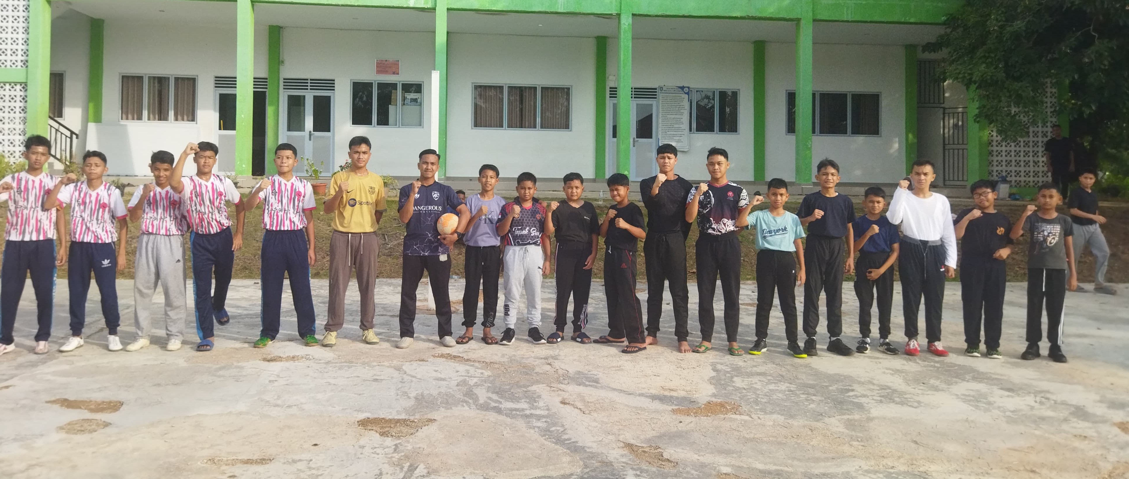 Hari Pertama Masuk Pondok, Ponpes UIC Gelar Futsal Santri Lama Vs Santri Baru