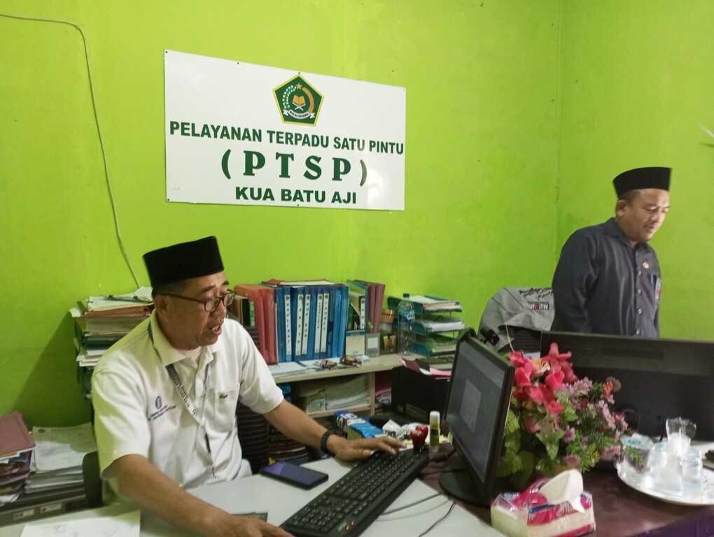 Sambangi KUA Batu Aji, Nurudin : 42 Pasang Peristiwa Nikah Hingga Hari Ini