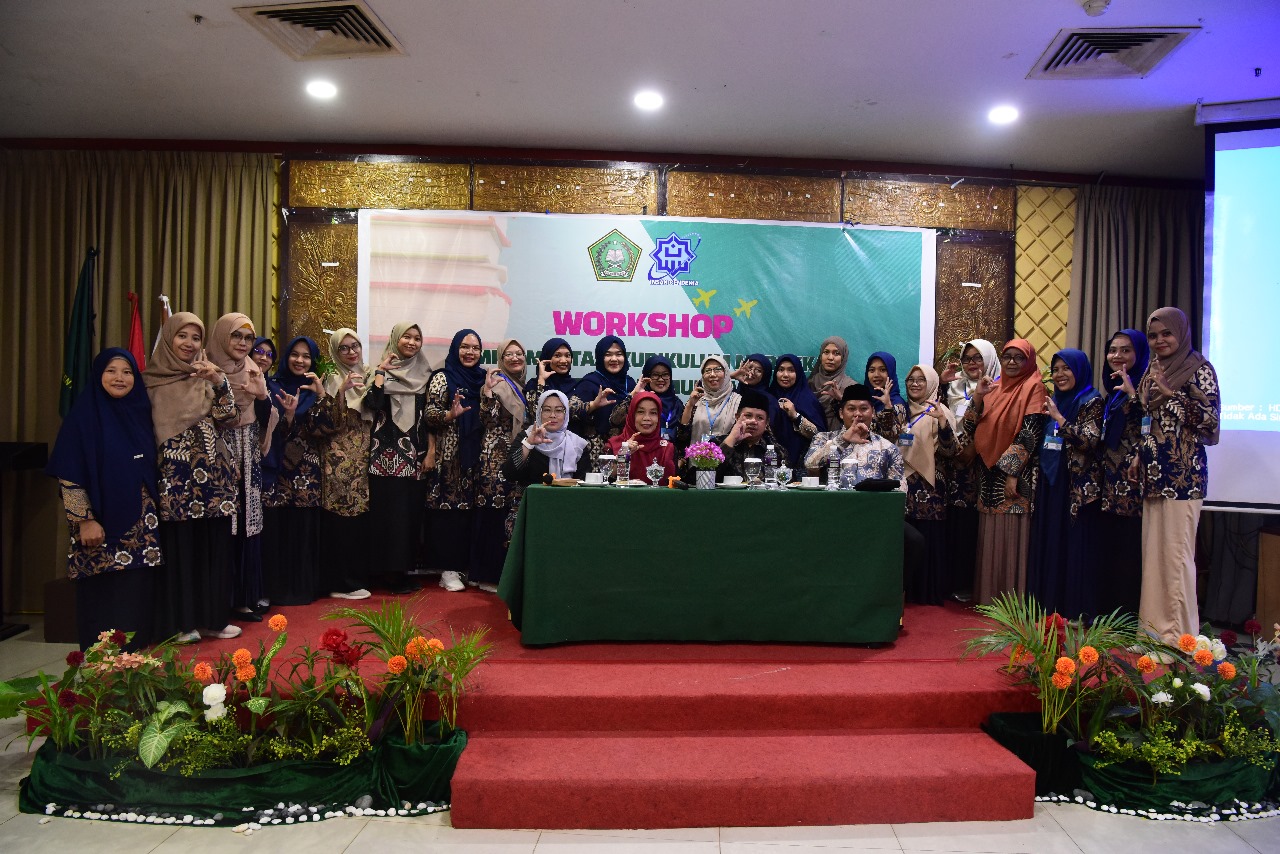 Kasubbag TU, Magdalena Silfia Hadiri Pembukaan Workshop Implementasi Kurikulum Merdeka Berbasis Komunitas MAN IC Batam
