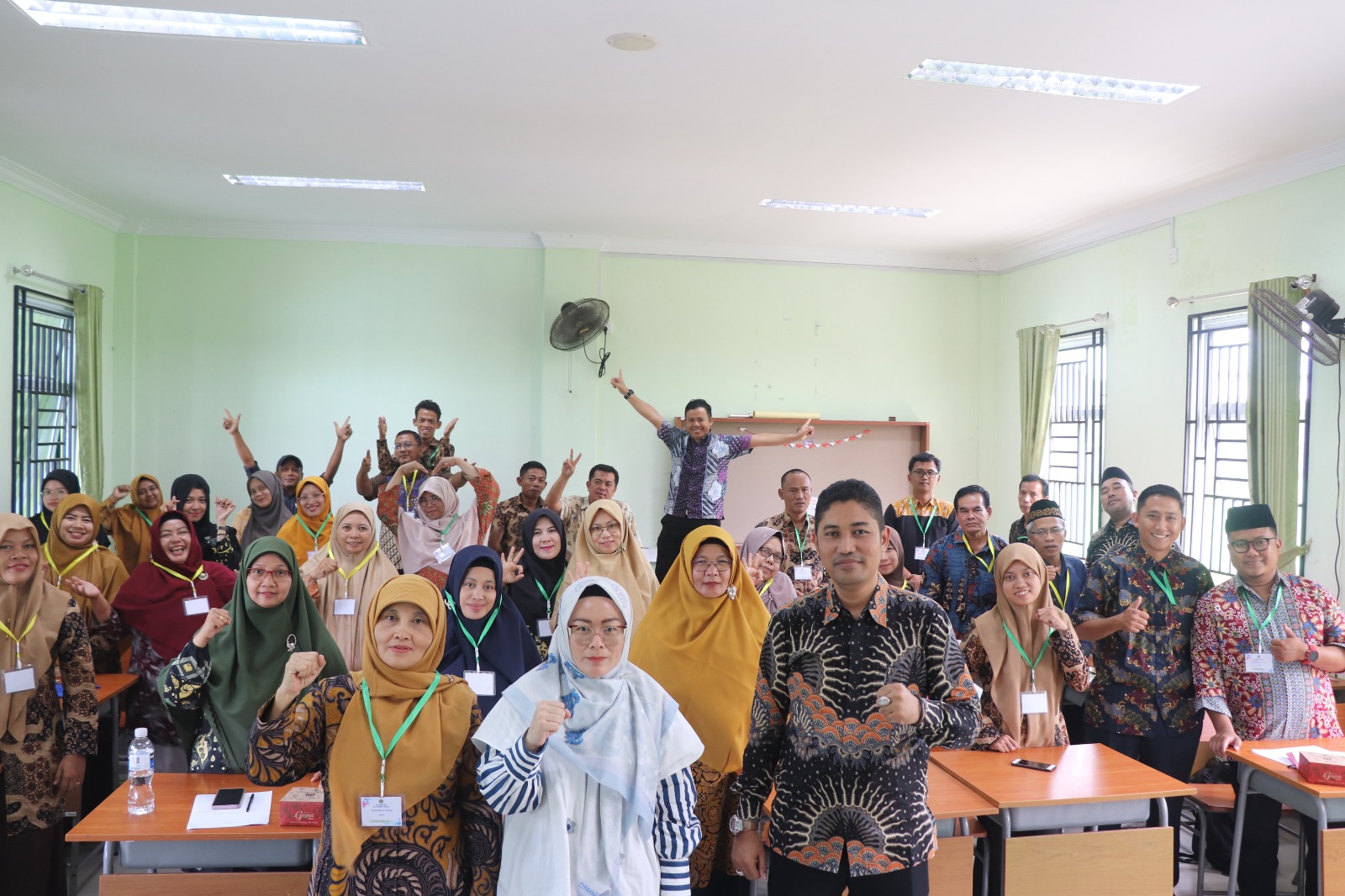 In House Training di MTs USB Filial MTsN Batam, Magdalena Sampaikan Moderasi Beragama