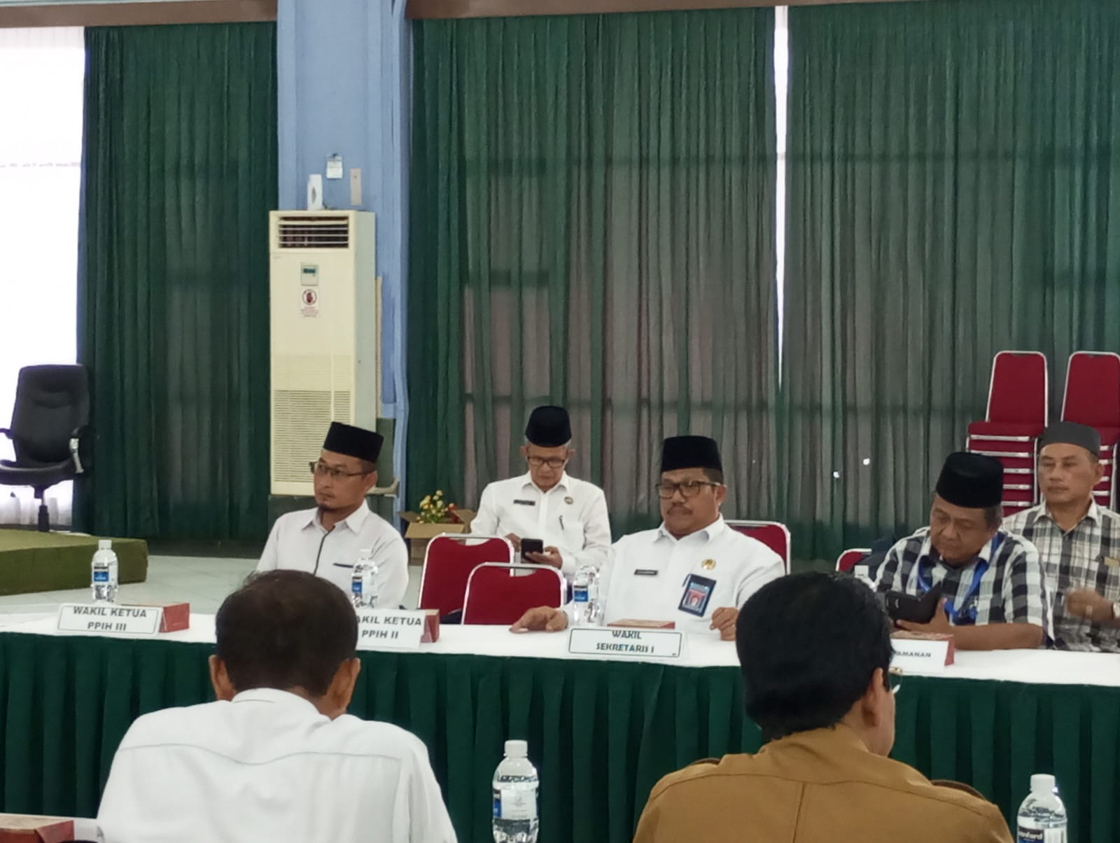 Kloter 28 Tiba di Tanah Air, Embarkasi dan Debarkasi Batam Gelar Rapat Evaluas Penyelenggaraan Ibadah Haji Tahun 1445 H/2024 M