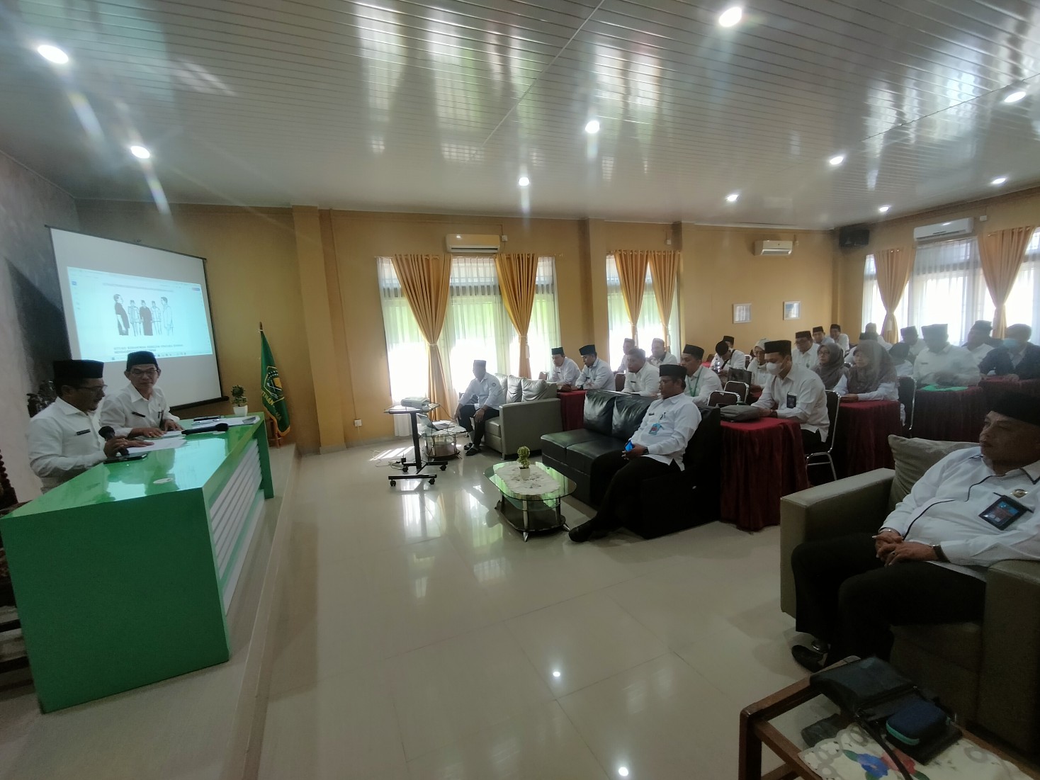 Kemenag Gelar Rapat Pelayanan Prima Pada KUA Se-Kota Batam 