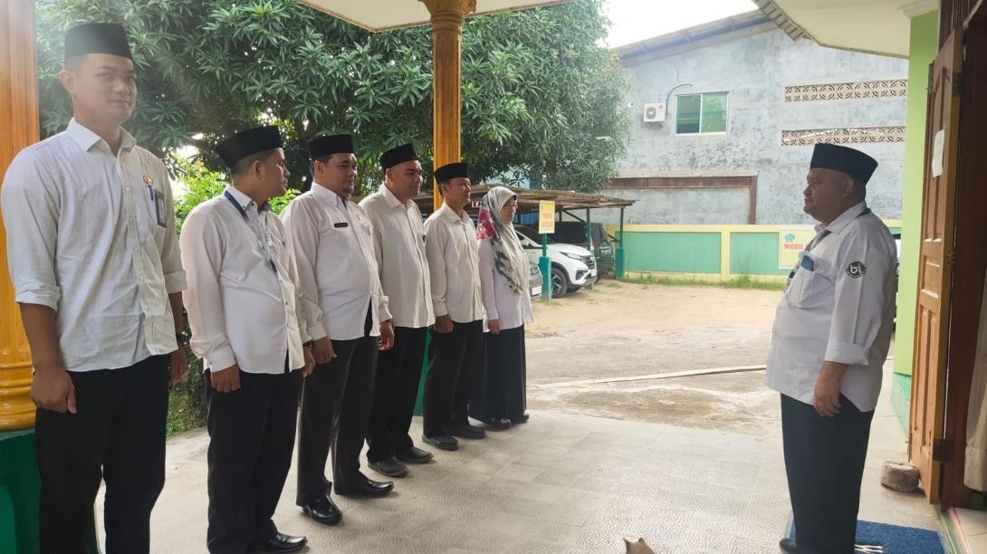 Jadi Pembina Apel, Unggul Pahmi Hasibuan : Jaga Disiplin Dalam Bekerja