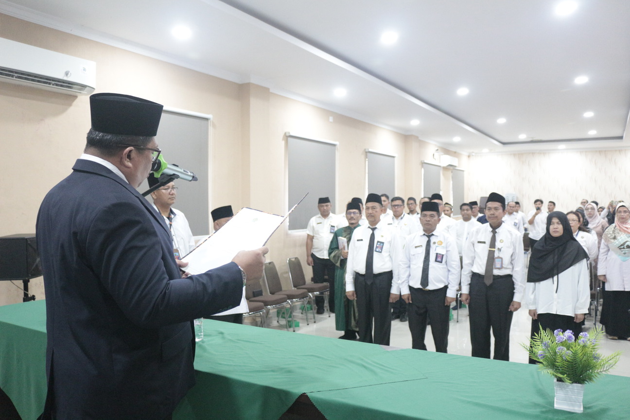 Zulkarnain Lantik 4 Kepala Madrasah Negeri di Lingkungan Kankemenag Kota Batam