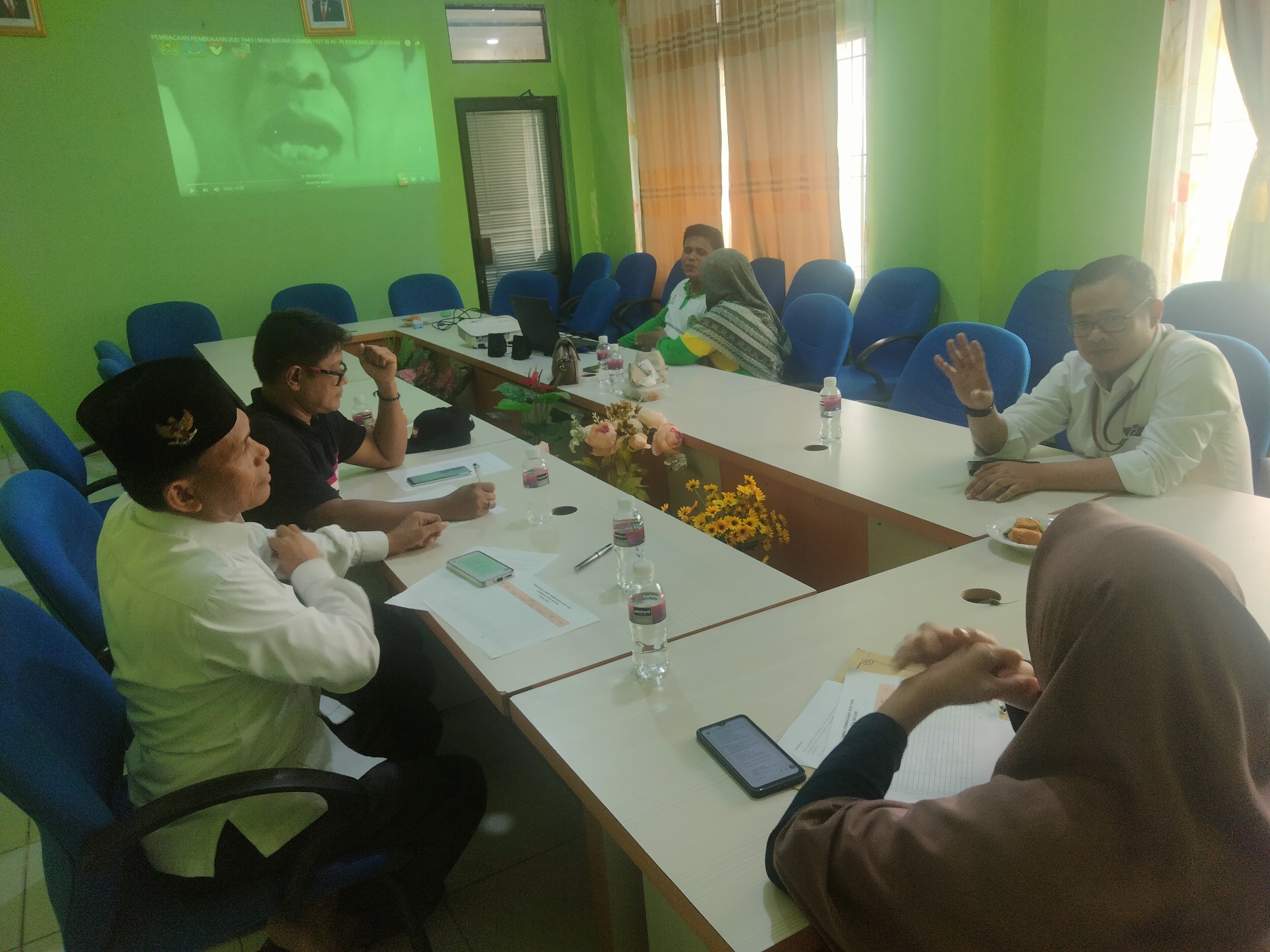 Penilaian Lomba Pembacaan Teks UUD 1945 dan Yel Yel Pelayanan Publik Sempena HUT RI 79 di Lingkungan Kemenag Kota Batam
