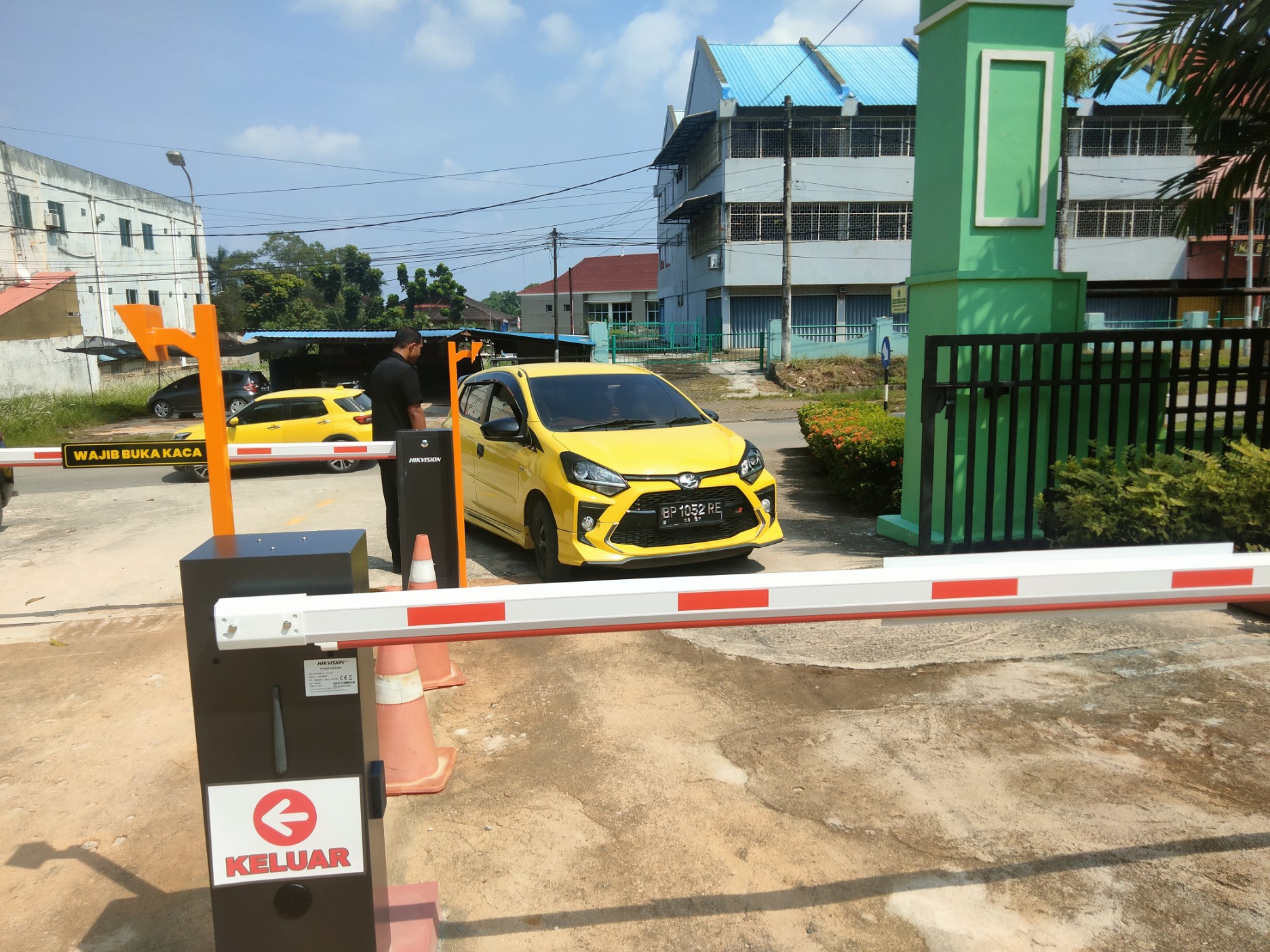 Puluhan Pegawai Terima Kartu Akses Portal Otomatis
