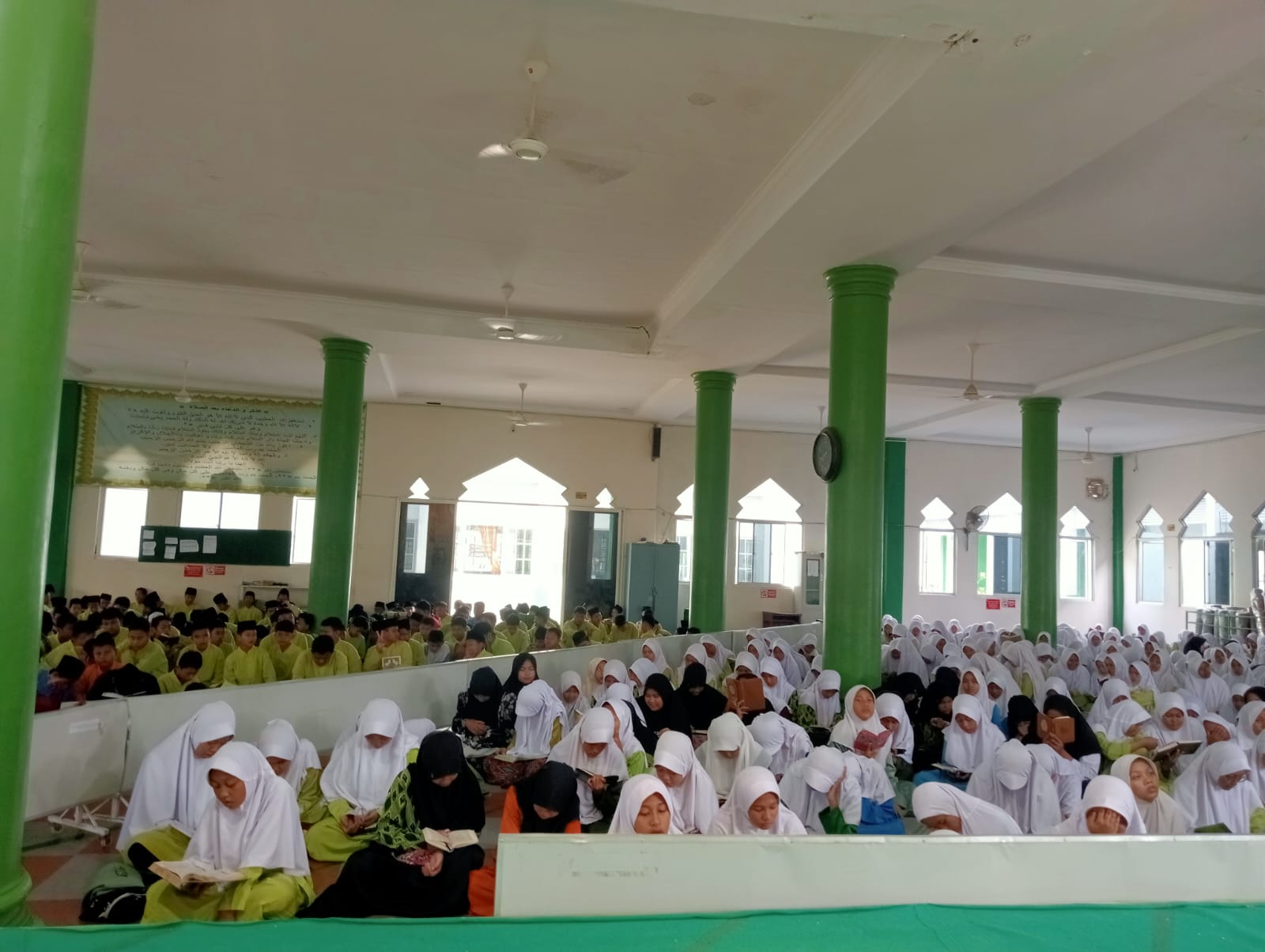 Dukung ZI Kemenag Kota Batam, MTsN 1 Bengkong Gelar Istighosah dan Doa Bersama