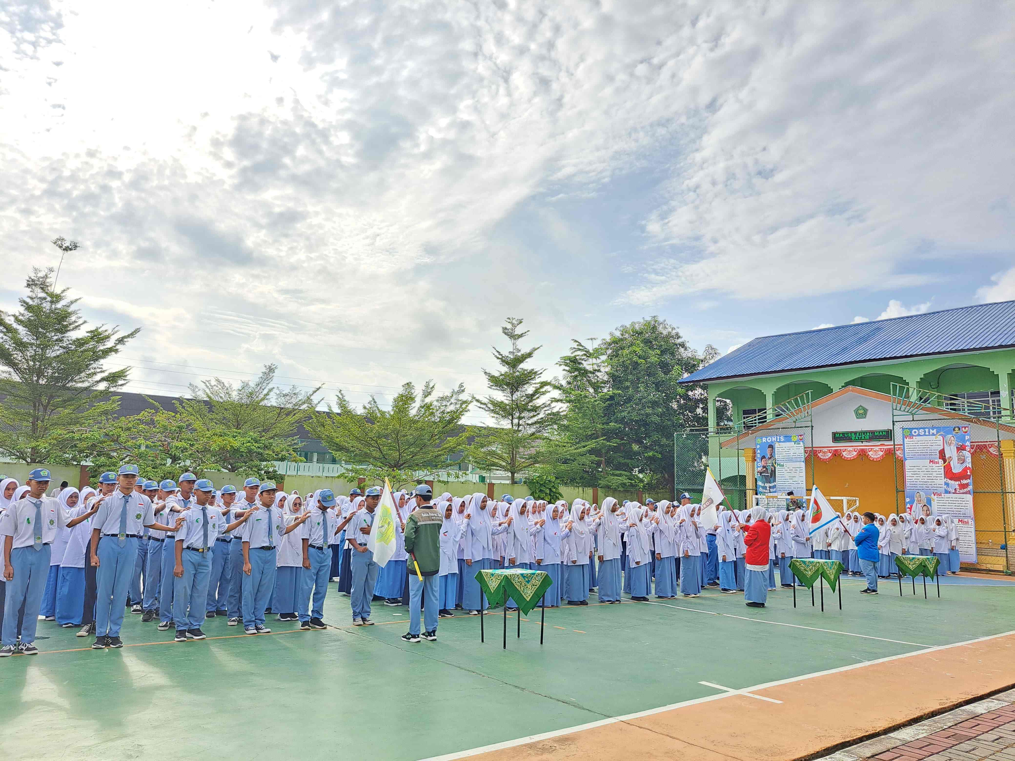 Serah Terima Jabatan MPK, OSIS dan Rohis MA USB Filial MAN Batam Masa Bhakti 2024/2025