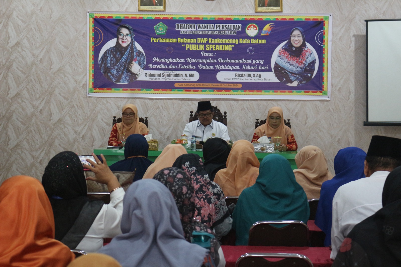 Tingkatkan Kemampuan Komunikasi, DWP Kantor Kemenag Kota Batam Gelar Pelatihan Public Speaking