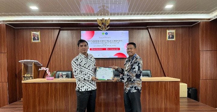 MAN 1 Kota Batam Laksanakan Pelatihan Penulisan Tulis Ilmiah Bagi Guru