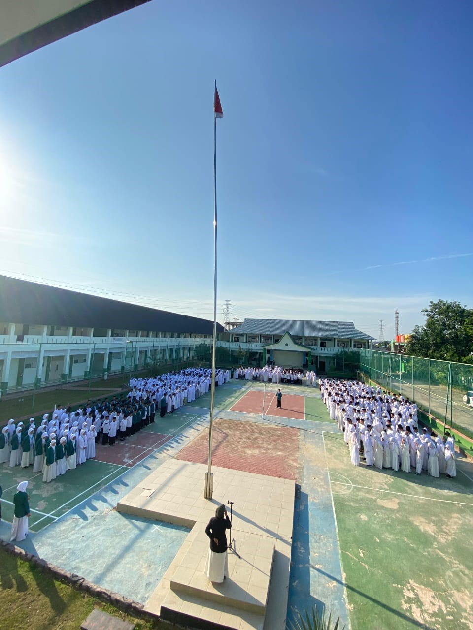 MTs Negeri 1 Batam Gelar Apel Pagi Memperingati Hari Santri Nasional 2024