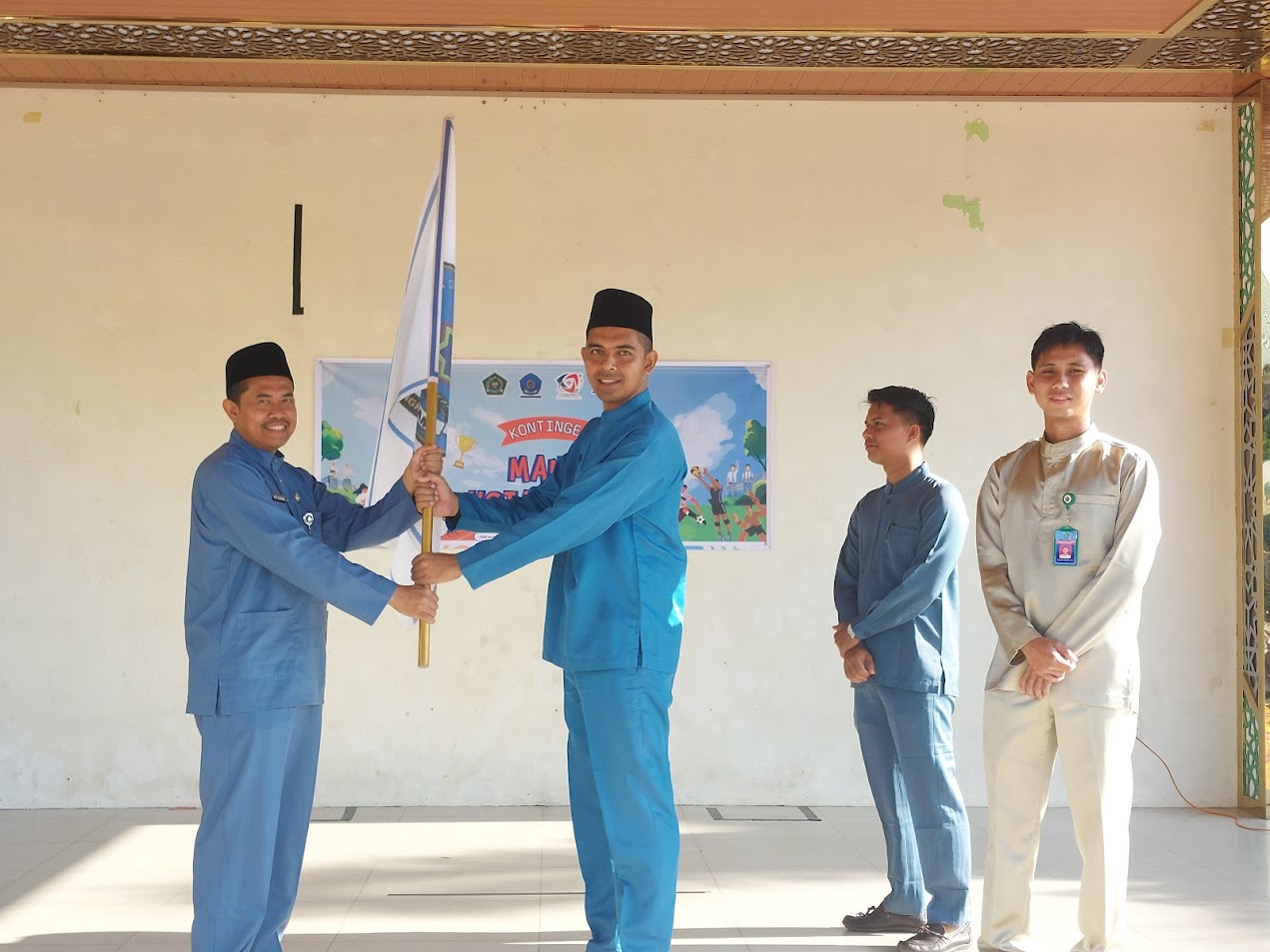Kepala MAN 1 Kota Batam Lepas Secara Resmi Kontigen Porseni Madrasah 2024