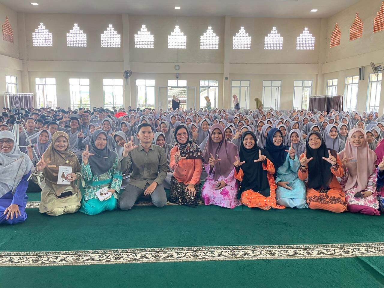 Perdana! MAN 1 Kota Batam Jalin Kolaborasi Gramedia Gelar Creative Talk