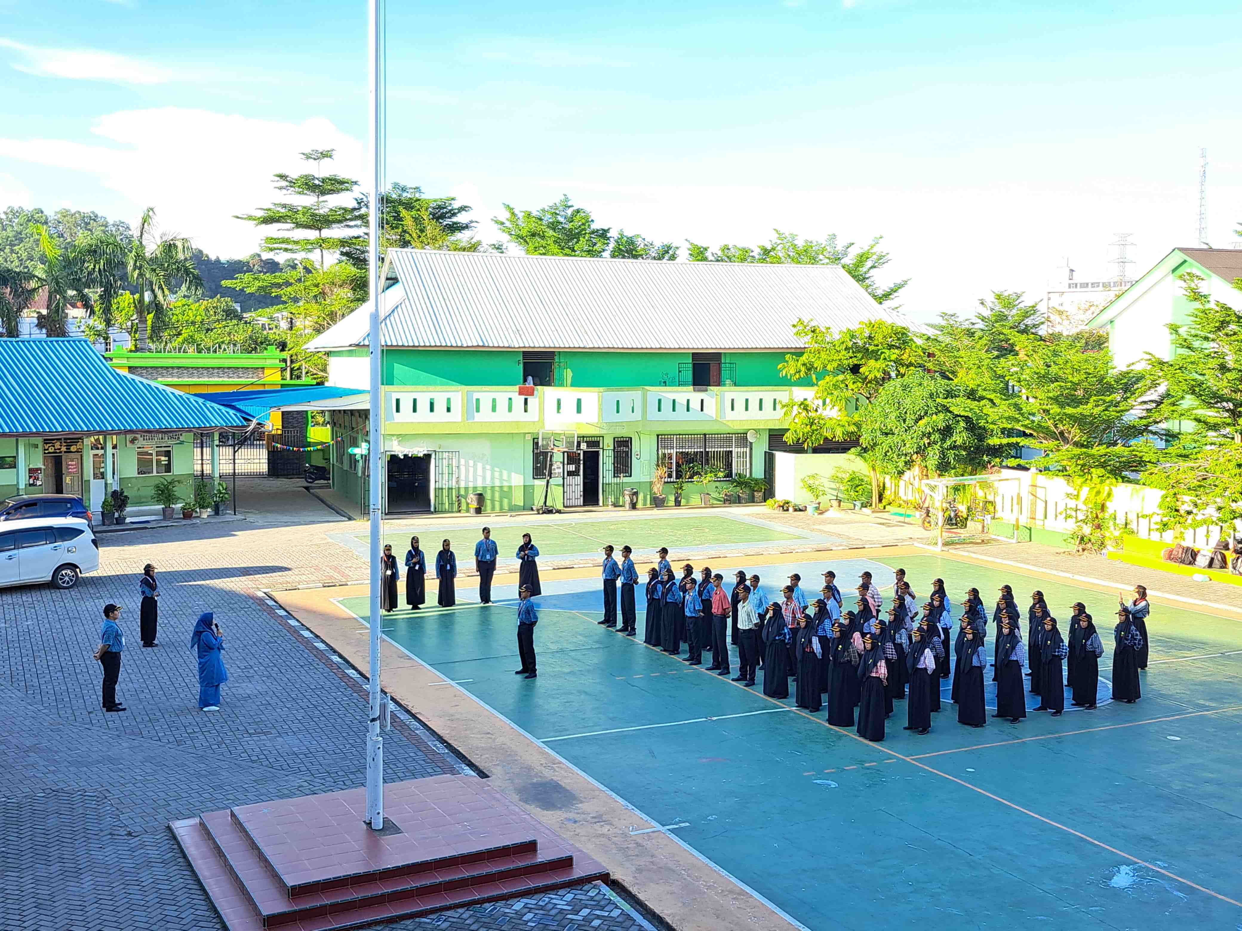 MAN 2 Batam Melaksanakan Pelantikan PDH (Pakaian Dinas Harian) Gardabrama Adhikara Angkatan 12