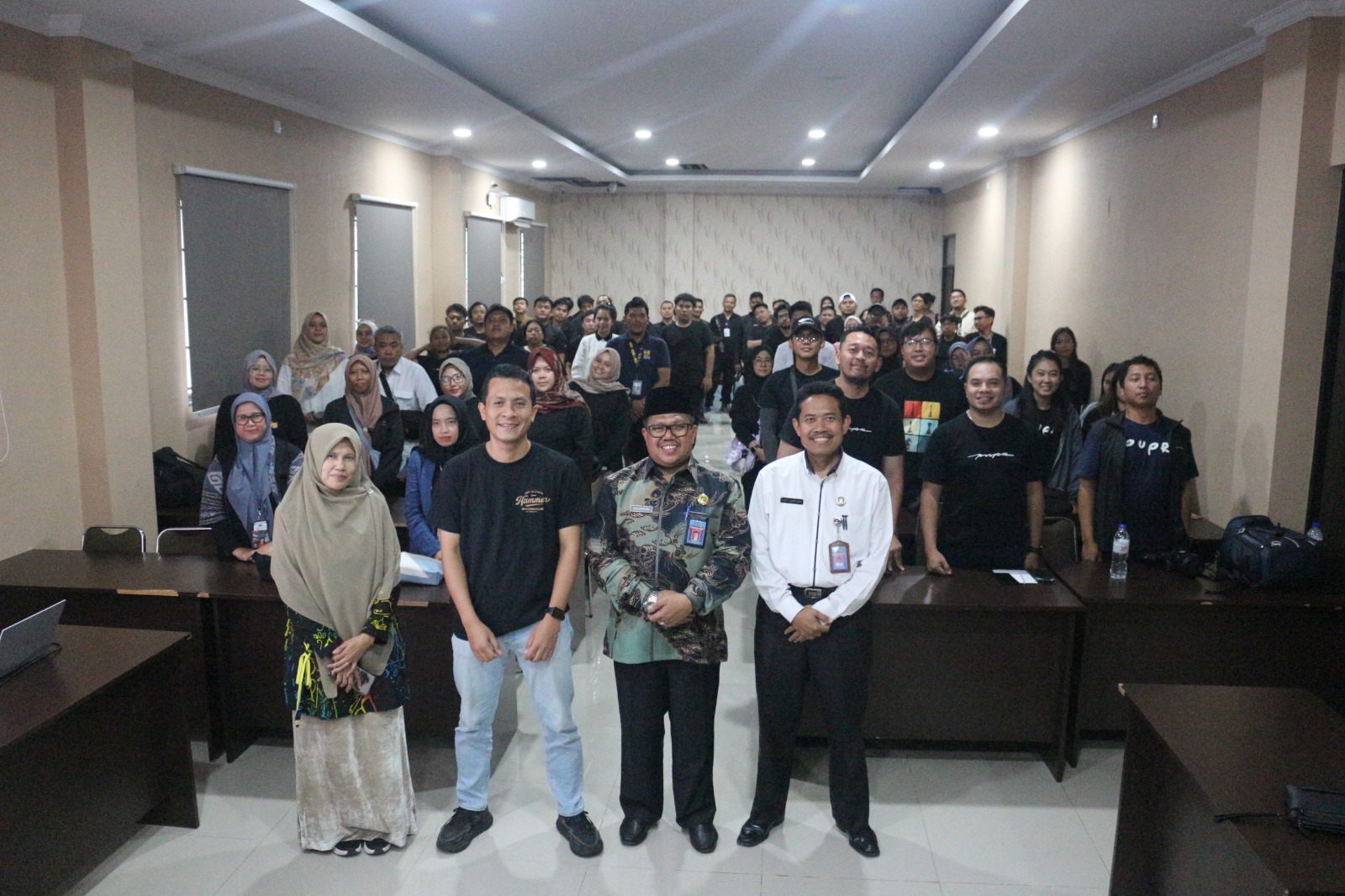 Peserta Kegiatan Pembinaan Jurnalistik dan Fotografi di Lingkungan Direktorat Jenderal Cipta Karya Kunjungi MTsN 1 Batam