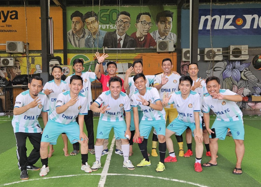Guru dan Tendik MAN IC Batam Sukses Antarkan DPC PGMI Nongsa Raih Juara 3 Futsal Hari Guru Tingkat Kota Batam