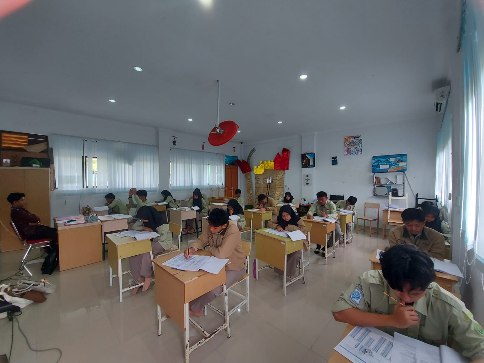 MAN IC Batam Gelar Tes TOEFL untuk Siswa Kelas XII Sebagai Syarat Kelulusan
