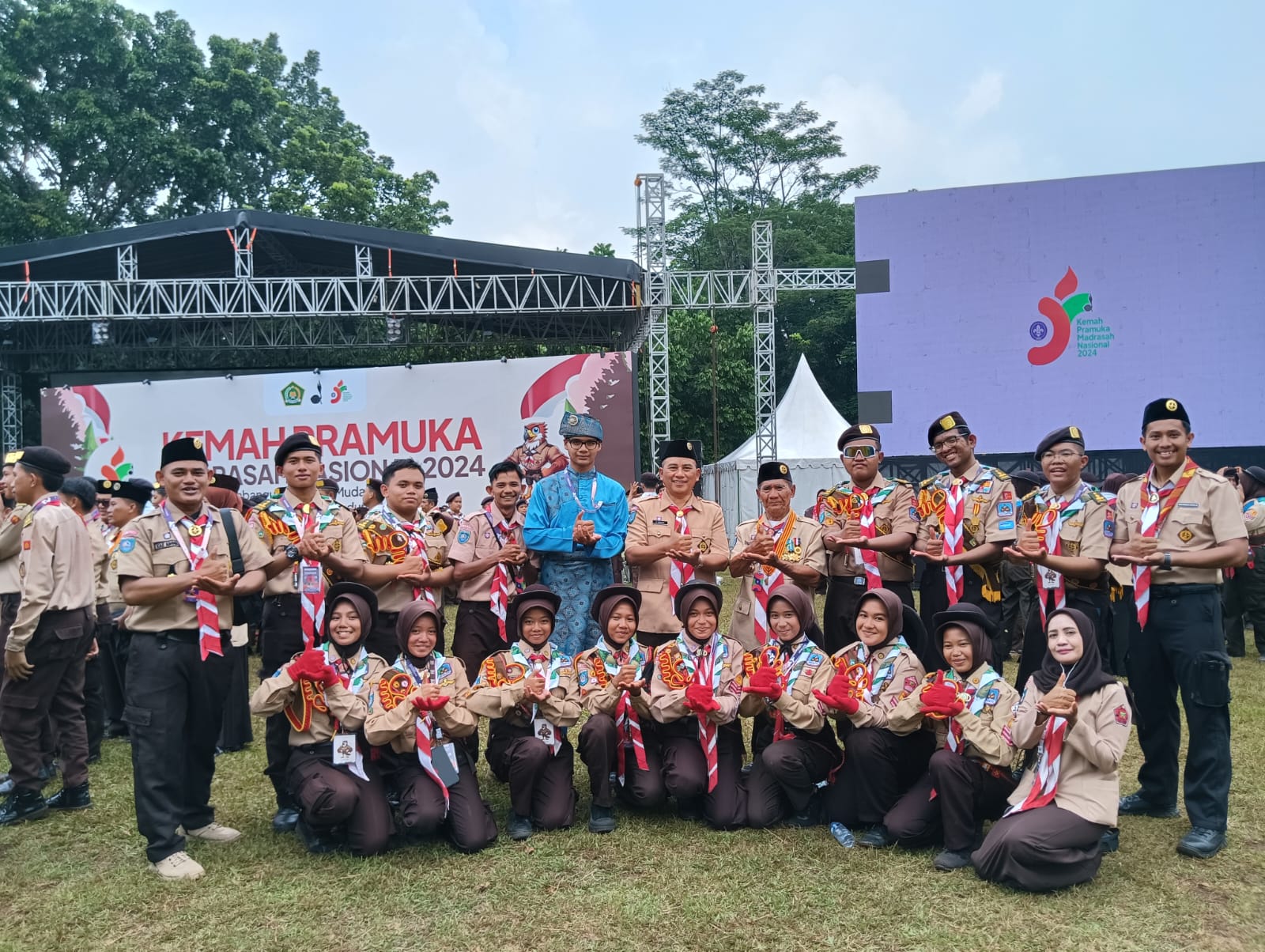  Keren! Delegasi MAN 1 Kota Batam Ikut Serta dalam Pembukaan PKMN di Cibubur