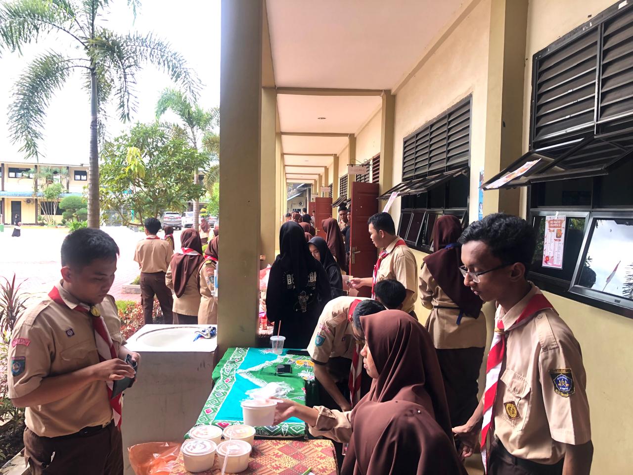 Siswa Kelas XII MAN 1 Kota  Batam Tunjukkan Kreativitas di Bazar P5P2RA