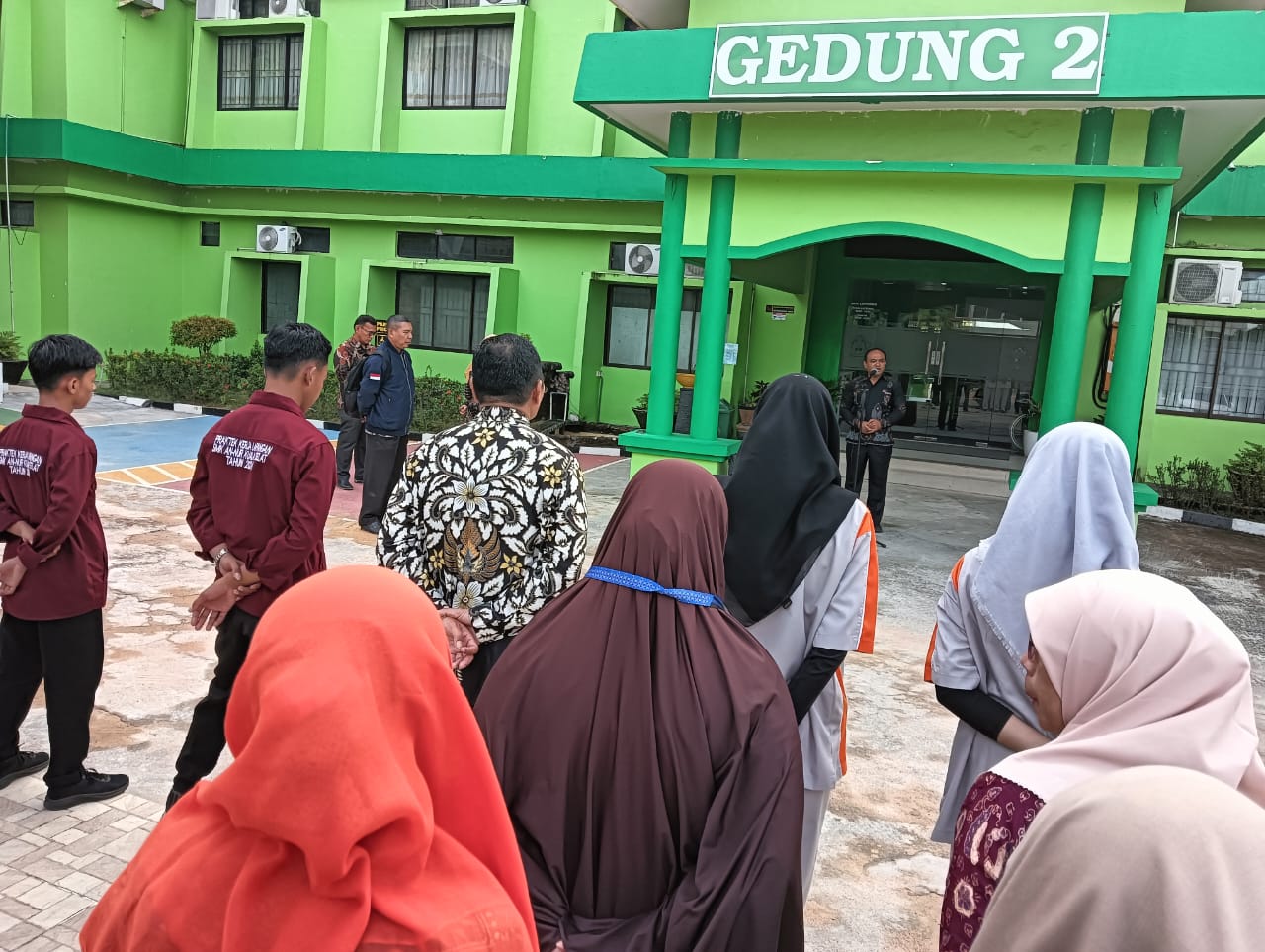 Penyelenggara Hindu, Made Karmawan Pimpin Apel Pagi, Ini Pesannya