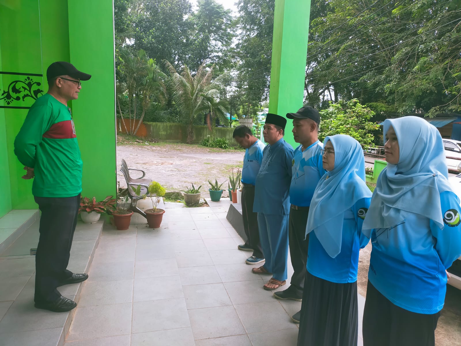 Apel Pagi di KUA Sekupang: Pembina Apel Tekankan Disiplin dan Dukungan Kegiatan HAB ke-79