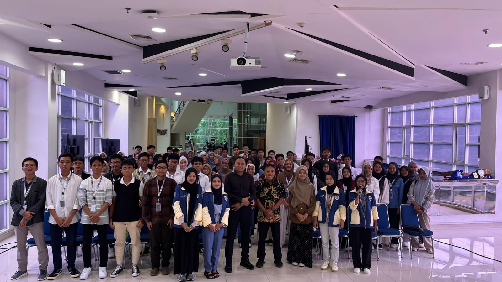 Jelajahi Ilmu dan Perkuat Wawasan, MAN 1 Kota Batam Lakukan Kunjungan Akademik ke Berbagai Kampus Terbaik di Pulau Jawa
