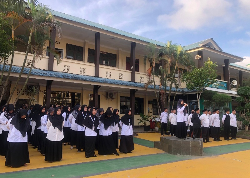 Hadirkan Semangat Baru, MAN 1 Kota Batam Laksanakan Apel Pagi Awali Kegiatan Semester Genap