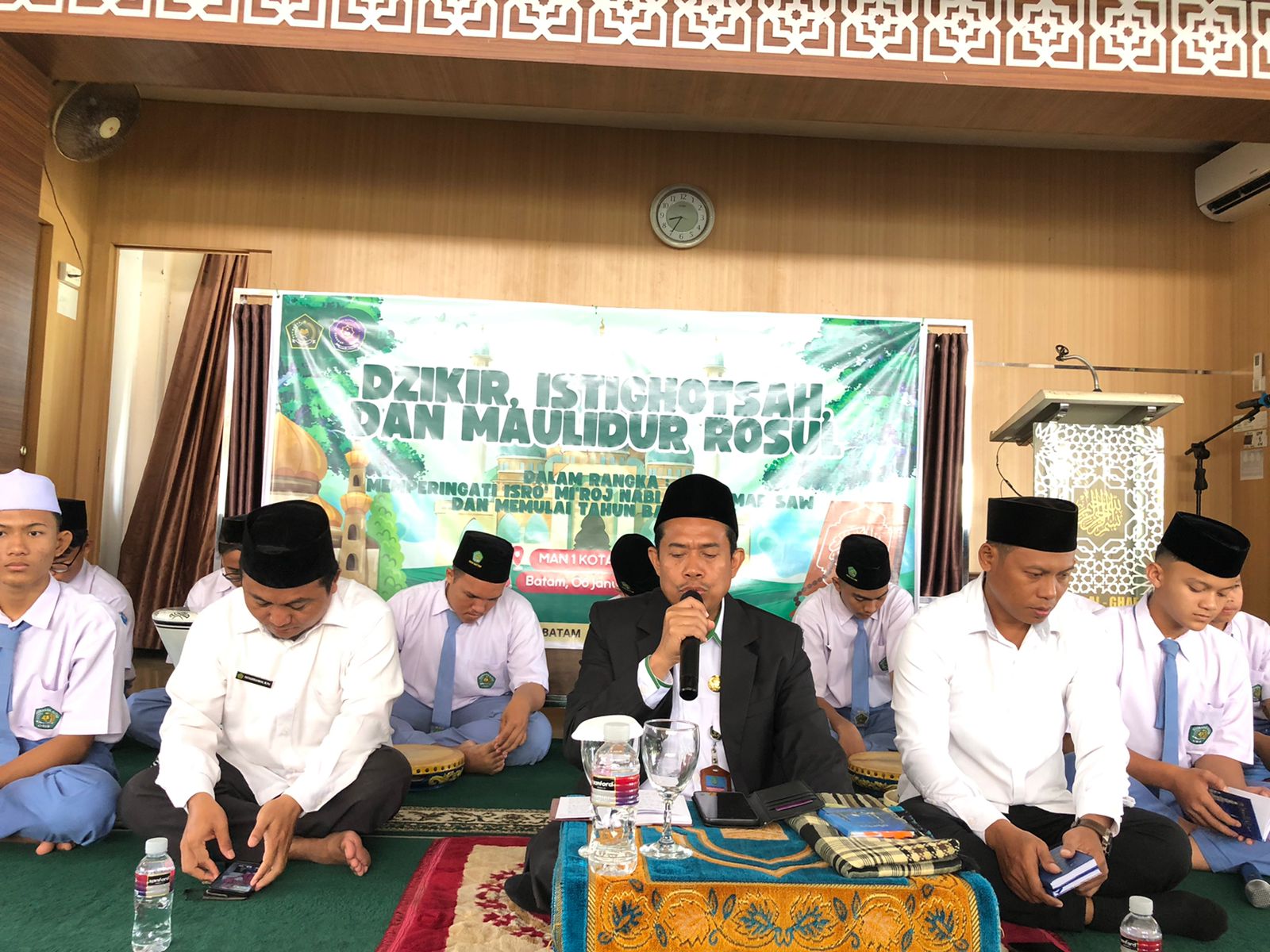 Awali Semester Baru, MAN 1 Kota Batam Gelar Zikir, Istighotsah, dan Maulidur Rosul