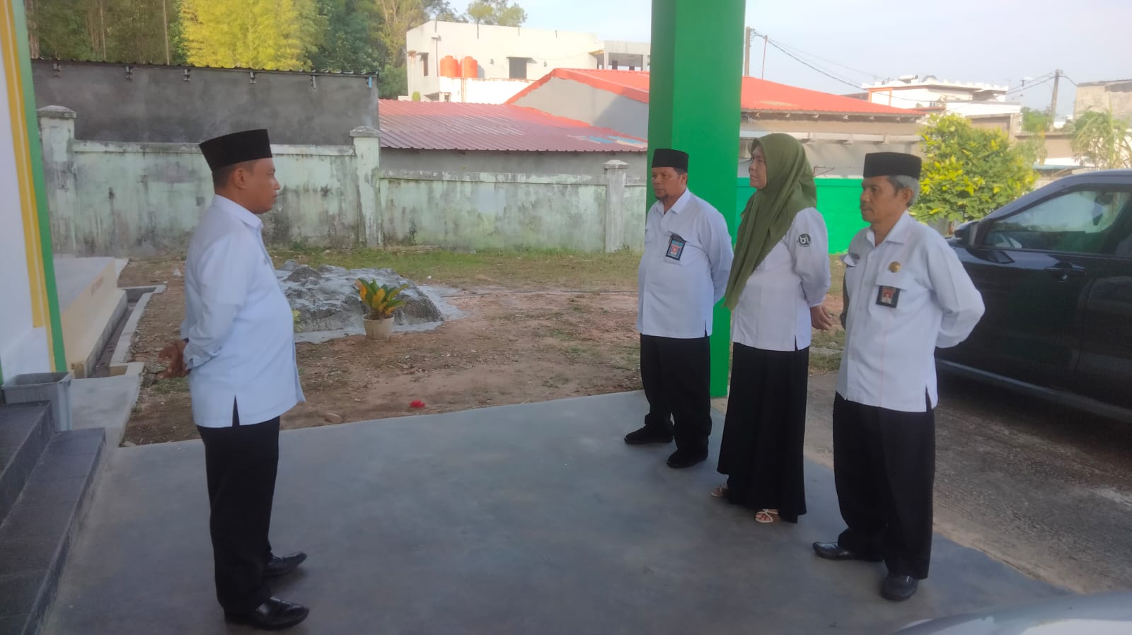 Kepala KUA Lubuk Baja Pimpin Apel Pagi dan Sampaikan Pesan Penting