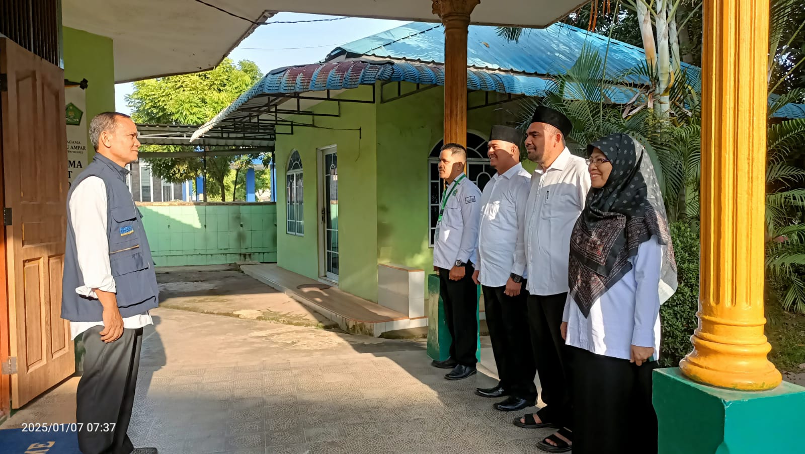 Pimpin Apel Pagi KUA Batu Ampar, Penyuluh Agama Islam, Zainal Arifin Berikan Arahan Penting