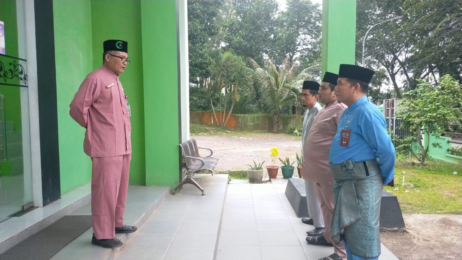 KUA Sekupang Gelar Apel Pagi, Bima Sakti Ingatkan Tentang Haul Akbar Kota Batam Ke-15