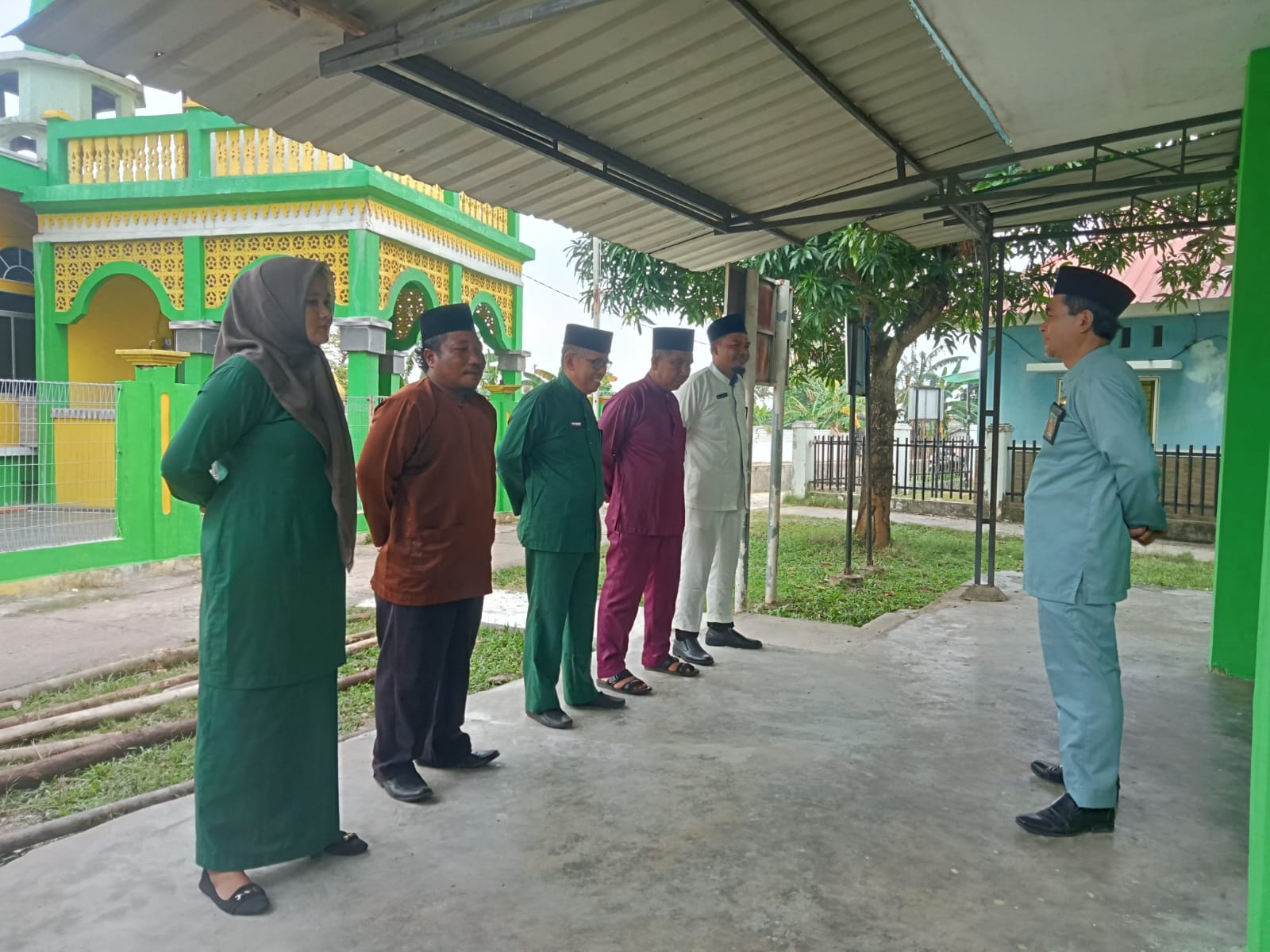 Apel Pagi KUA Kecamatan Bulang: Pemimpin Apel Tekankan Partisipasi Haul Akbar dan Tugas Penting