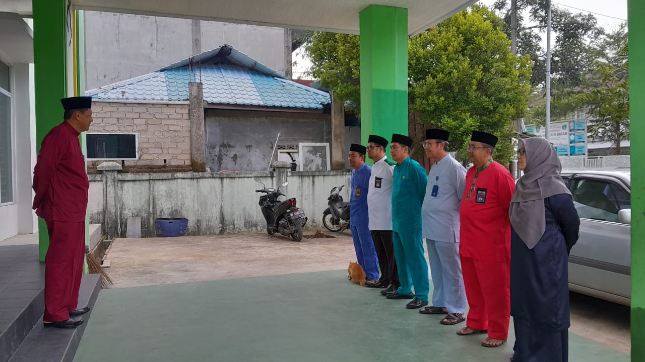 KUA Bengkong Gelar Apel Pagi, Alikek : Beri Pelayanan Prima