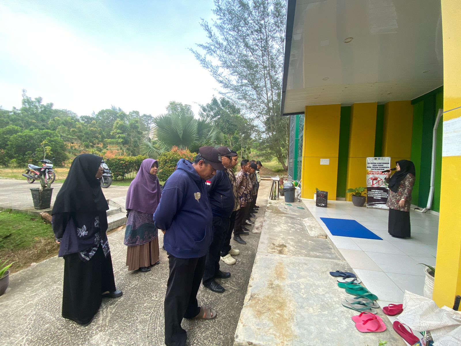 Eni Miniarti Tekankan Komunikasi Yang Baik Antar PTK di MAN IC Kota Batam