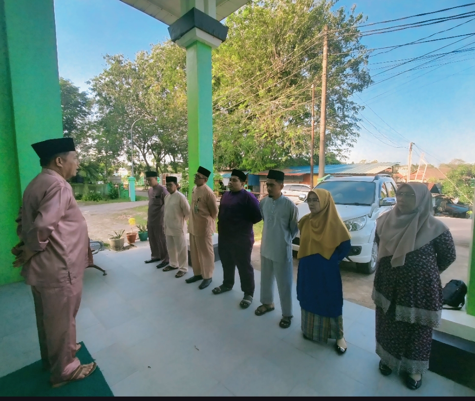 Apel Pagi KUA Sekupang: Penekanan Disiplin, Koordinasi, dan Kebersihan Kantor