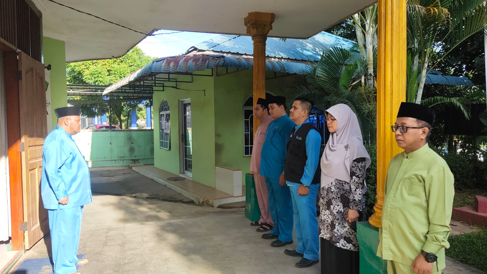 Apel Pagi KUA Batu Ampar: Penekanan Disiplin Kerja dan Persiapan Renovasi Kantor