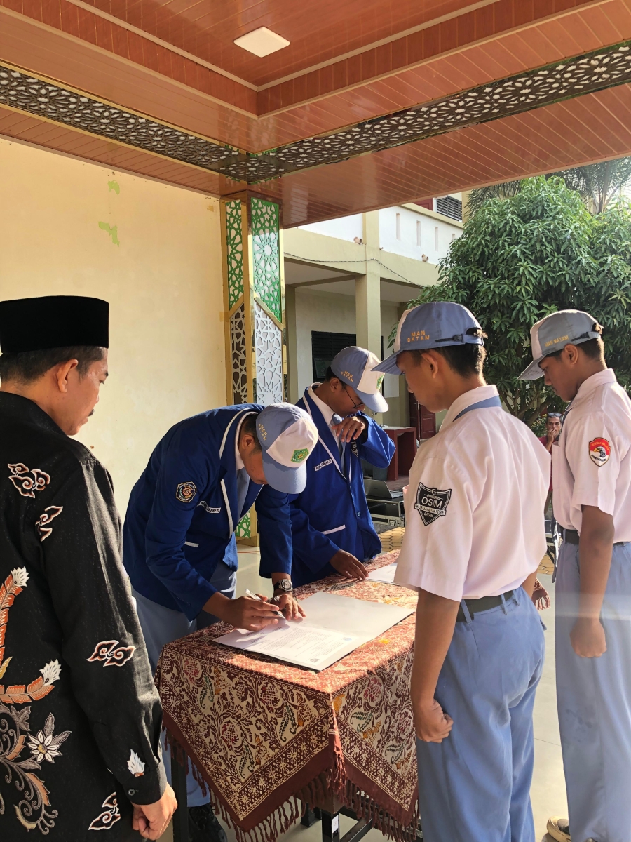 Pelantikan OSIM MAN 1 Kota Batam: Semangat Baru untuk Kepemimpinan Siswa