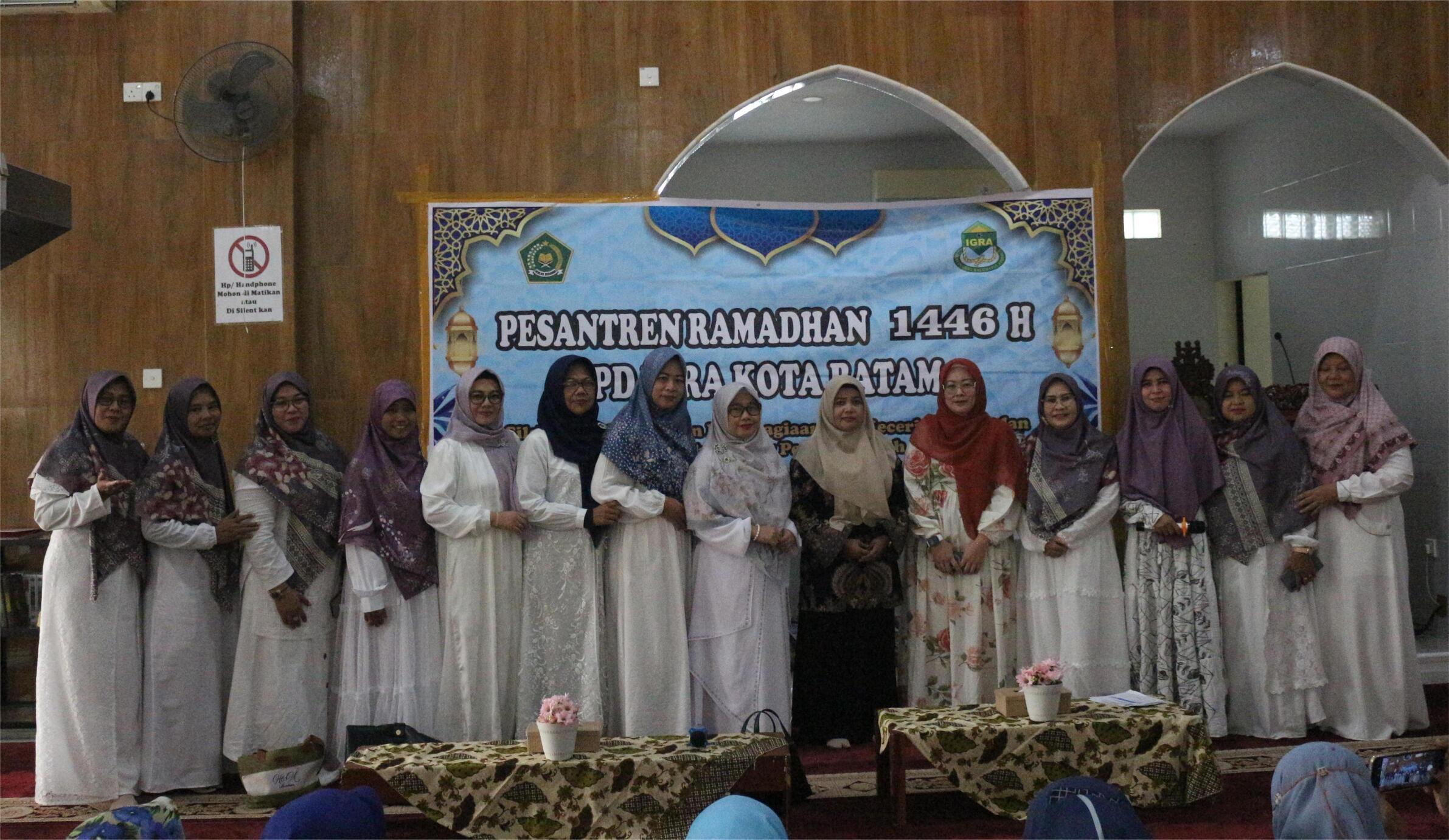 Ummi RA Buka Pesantren Ramadhan 1446 H PD IGRA Kota Batam 