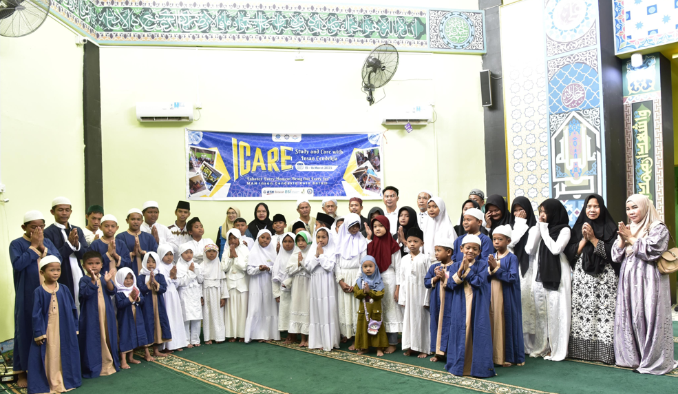 Berbagi Kebahagiaan di Bulan Ramadan, MAN IC Batam Sukses Gelar ICARE 2025