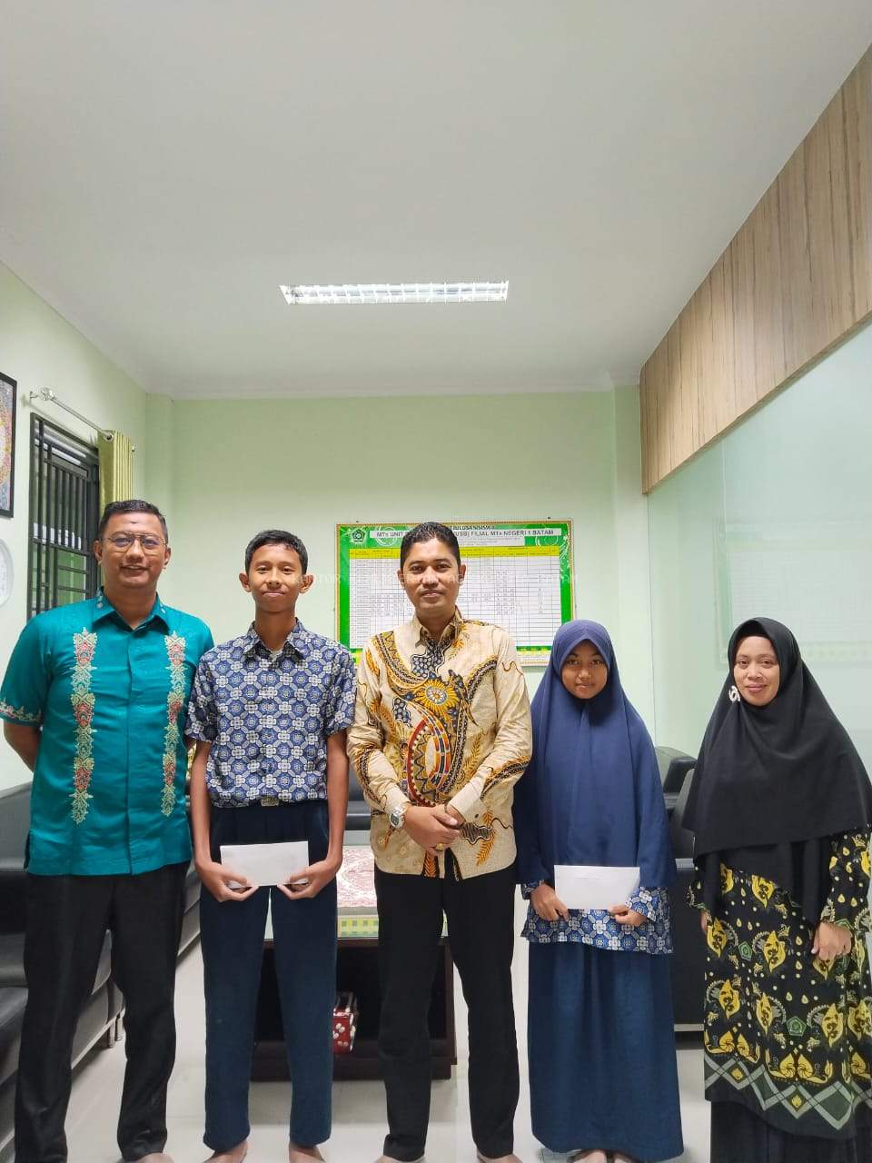 MTsN 3 Kota Batam Berbagi di Bulan Berkah