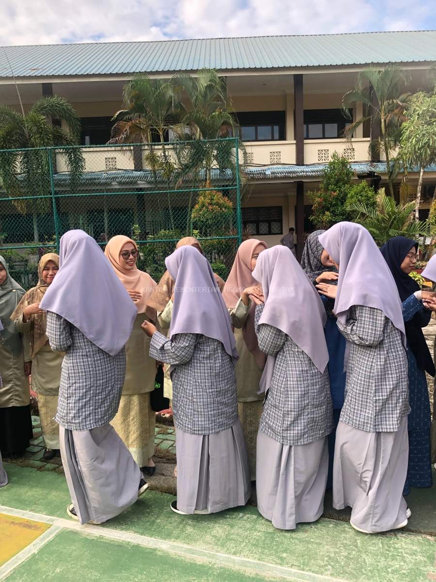 Hangat dan Penuh Keakraban, MAN 1 Kota Batam Gelar Halal Bihalal 2025 Bersama Keluarga Besar Madrasah