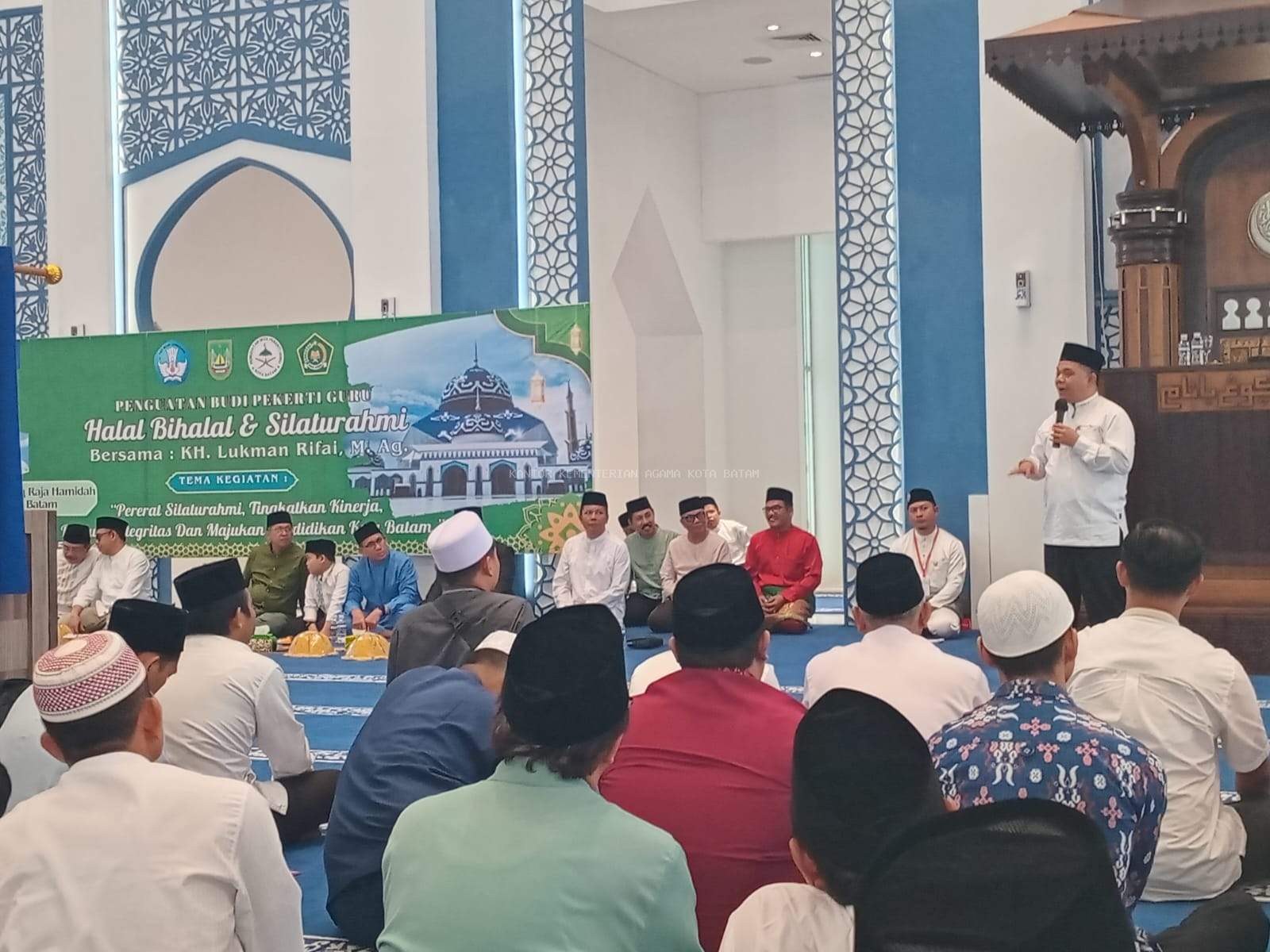 Penguatan Budi Pekerti Guru Gelar Halal Bihalal dan Silaturahmi di Masjid Agung Raja Hamidah