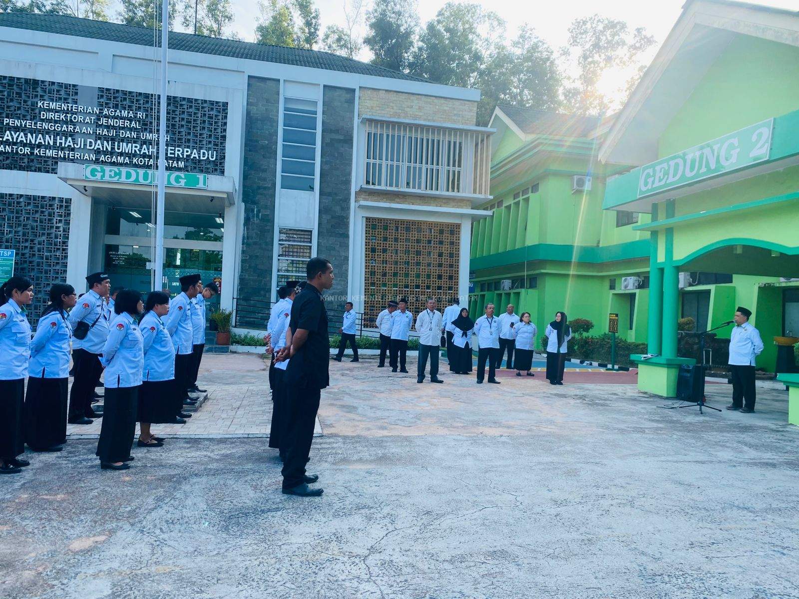 Kantor Kemenag Kota Batam Gelar Apel Pagi: Kepala Kantor Sampaikan Arahan Strategis untuk Penguatan Moderasi Beragama dan Transparansi Kinerja