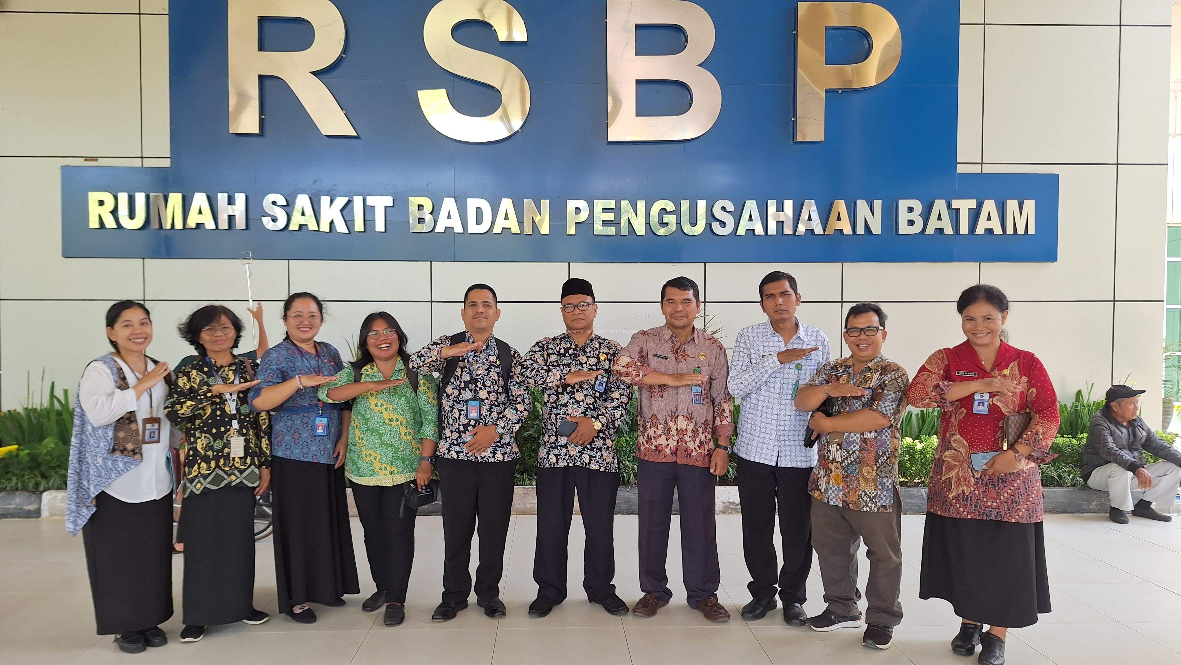 Kolaborasi Lintas Agama Penyuluh Kemenag Kota Batam di RSBP Batam: Penyuluh Agama Bersatu untuk Mendoakan dan Memotivasi Pasien