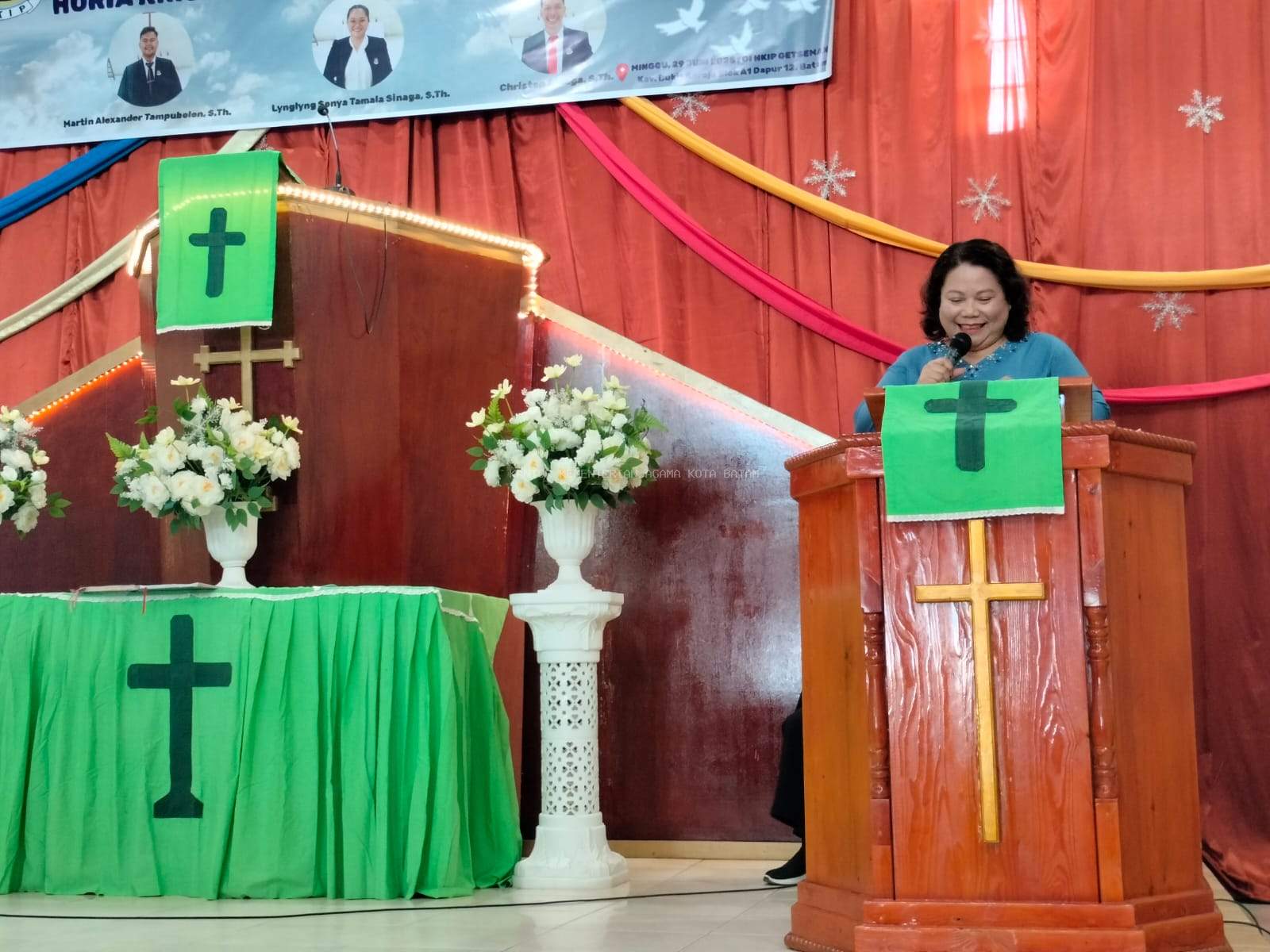 Kasi Urakris Kantor Kemenag Kota Batam Hadiri Pentahbisan Tiga Pendeta di Gereja HKIP