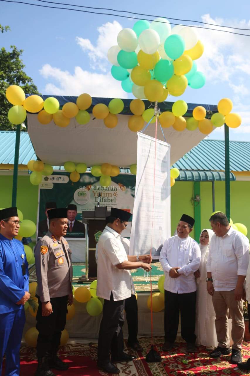 Ketua DPRD Kota Batam Lepaskan Balon, Tandai Peluncuran Inovasi BUDI Ngobras Kantor Kemenag Kota Batam