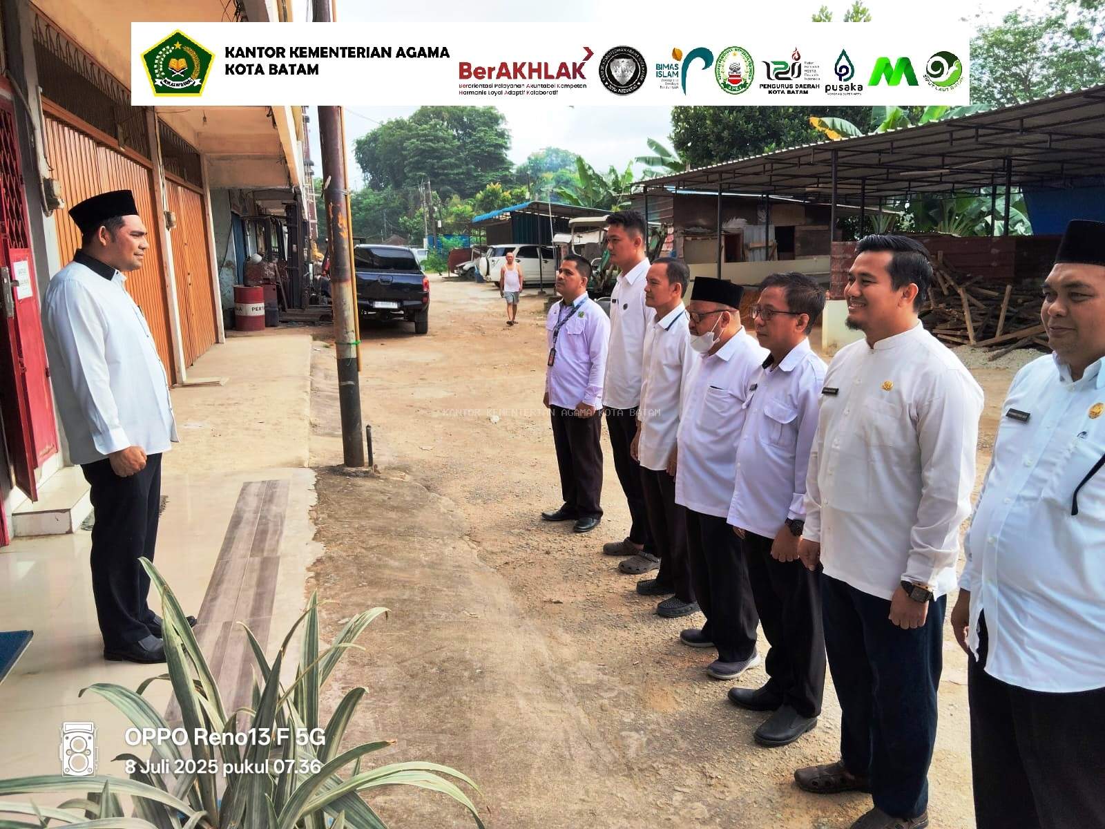 Apel Pagi KUA Batu Ampar “Tingkatkan Kedisiplinan Melalui Jadwal Piket dan Tupoksi yang Jelas”