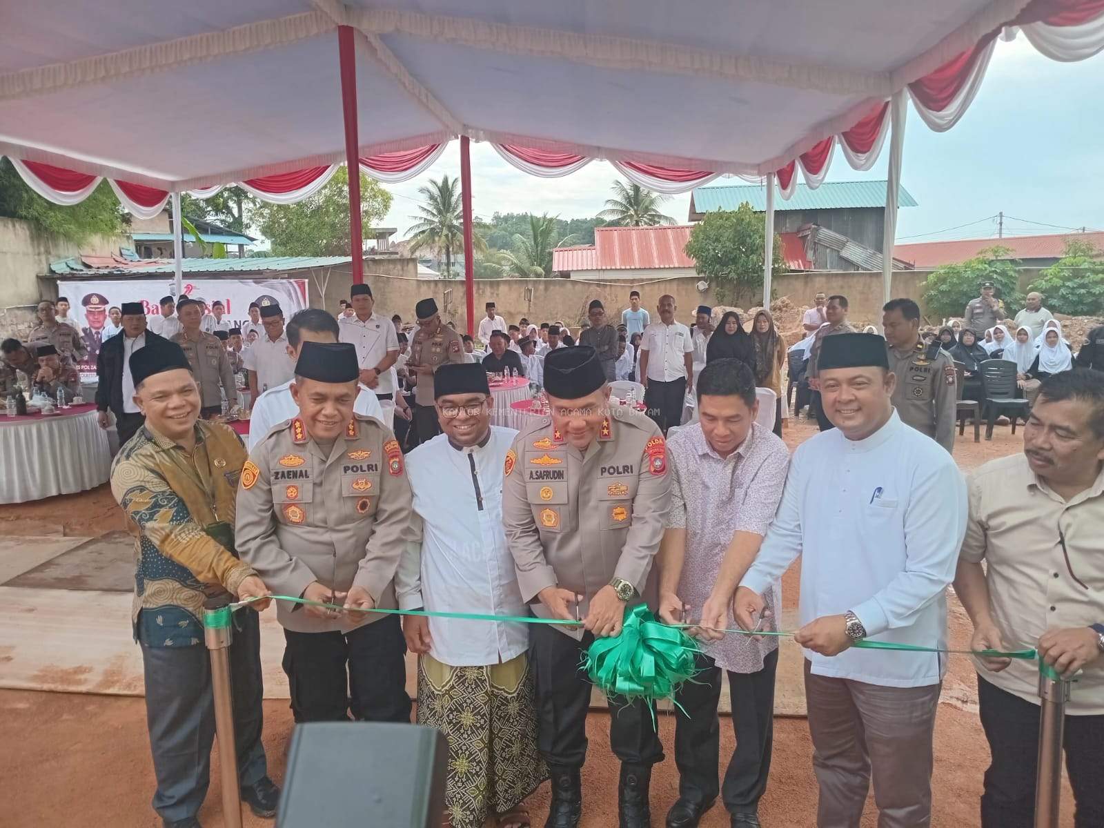 Peresmian Pembangunan MCK Pondok Pesantren Daarul Hikam Patam Lestari Sekupang: Wujud Sinergi untuk Pendidikan dan Kebersihan Santri