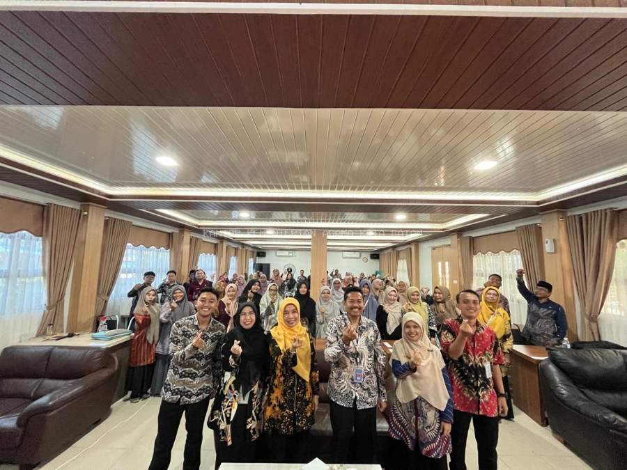 Menebar Cinta dalam Dunia Pendidikan MAN 1 Kota Batam Hadirkan Dr. Hj. Amiroh Ambarwati dalam Bimbingan Teknis Kurikulum Berbasis Cinta
