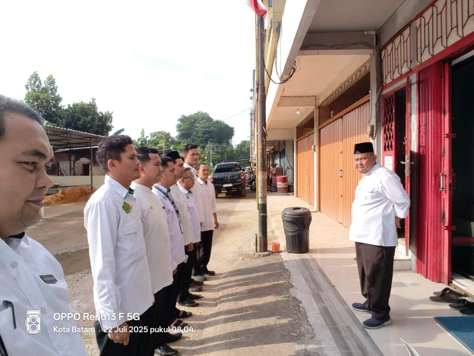Apel Pagi KUA Batu Ampar: Kepala KUA Tekankan Pentingnya Ikhlas dan Tanggung Jawab dalam Bekerja